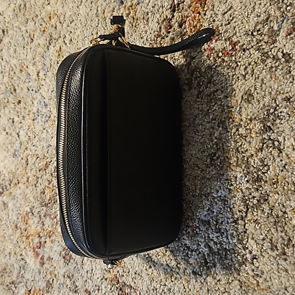 Michael Korals crossbody - Picture 2 of 3